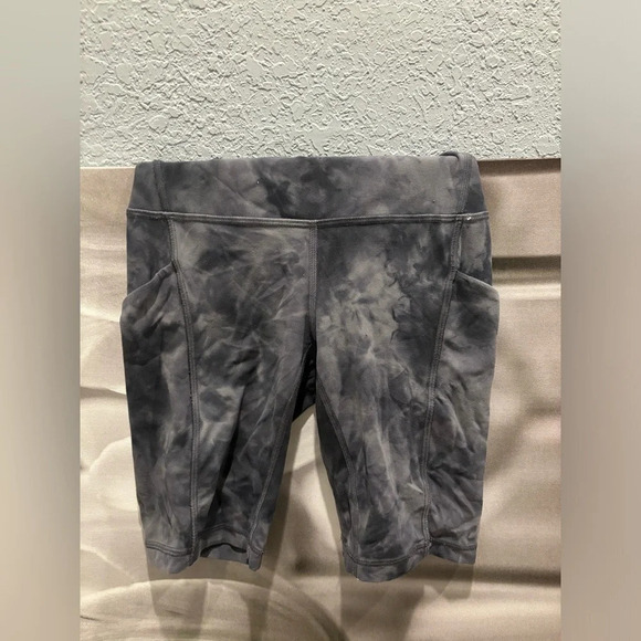 Lululemon Align High-Rise Short with Pockets 8"
Diamond Dye Pitch Grey - Picture 4 of 7